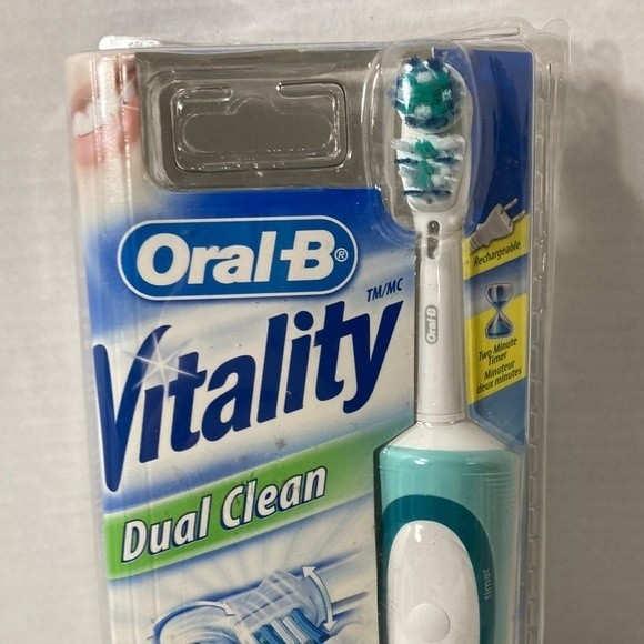 Oral B Vitality Dual Clean Electric Toothbrush Green Rechargeable - Picture 2 of 12